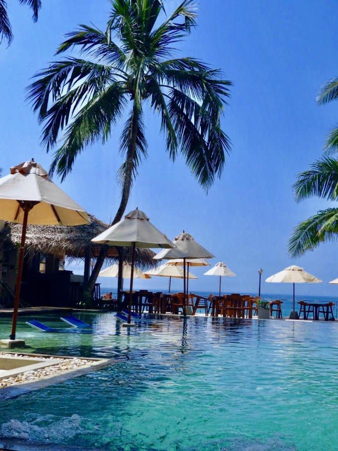Sapphire Seas Beachfront Hotel Hikkaduwa Exterior photo